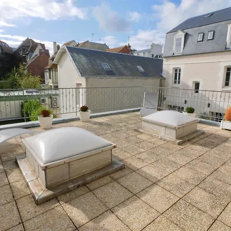 Grand Studio Avec Terrasse * Deauville